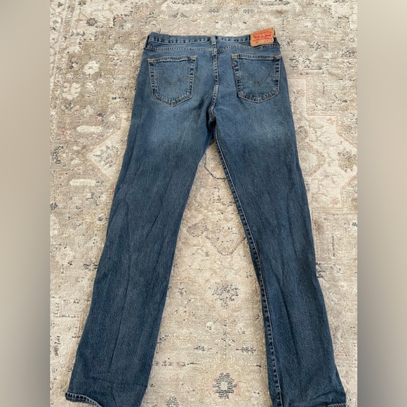 Like new Levi Jeans 34W/34L - Picture 2 of 4